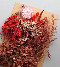 Load image into Gallery viewer, dry flowers-dried flower bouquet uk-dried flowers wholesale uk-essential oils diffuser-dried flowers-essential oils-dried letterbox flowers