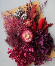 Load image into Gallery viewer, dry flowers-dried flower bouquet uk-dried flowers wholesale uk-essential oils diffuser-dried flowers-essential oils-dried letterbox flowers