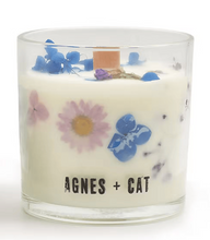 Load image into Gallery viewer, handmade soy wax candle with botanical scent