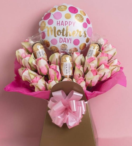 Luxury Mother’s Day chocolate bouquet with roses, Ferrero Rocher, and balloon