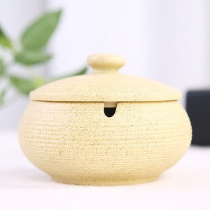 Gift-worthy ceramic ashtray with stylish design