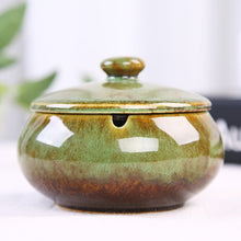 Load image into Gallery viewer, Elegant ceramic ashtray with lid for smokers