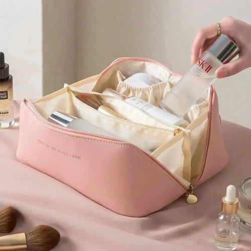 Compact cosmetic pouch for organizing beauty products