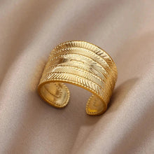 Load image into Gallery viewer, Gold ring-Stylish everyday ring in gold tone