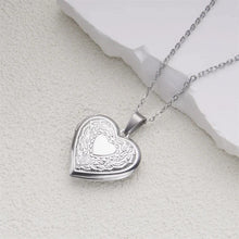 Load image into Gallery viewer, Unisex heart locket pendant jewelry