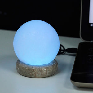 Salt crystal lamp for natural air purification
