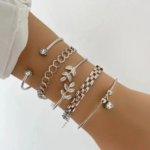 Stackable boho bracelet set for women’s summer fashion