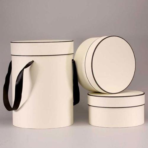 Heart and round hat boxes set of 3 floristry containers