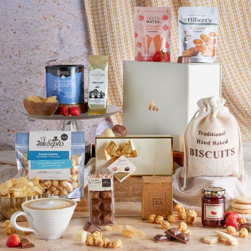 Tea lover gift set with assorted teas and elegant hamper packaging