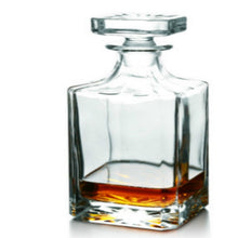Load image into Gallery viewer, Heavy crystal whiskey decanter with lid