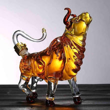 Load image into Gallery viewer, animal whisky decanter-whiskey decanter-tiger shaped liquor bottle costco-tiger whiskey bottle costco-whiskey decanter set-whiskey decanter for sale, globe decanter