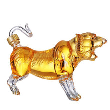 Load image into Gallery viewer, animal whisky decanter-whiskey decanter-tiger shaped liquor bottle costco-tiger whiskey bottle costco-whiskey decanter set-whiskey decanter for sale, globe decanter
