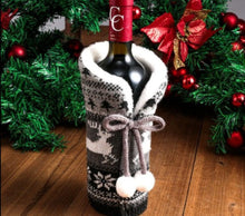 Load image into Gallery viewer, Winter holiday party wine bottle decoration
