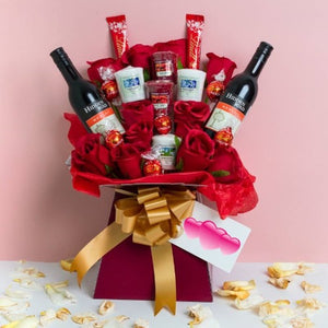 yankee-candle-red-wine-roses-chocolates-gift-set-wine-chocolates-bouquet-christmas-gift-chocolate-online-chocolate-lovers-hamper-wine-and-chocolate-bouquet