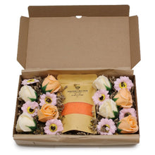 Load image into Gallery viewer, Relaxing spa bath gift box with Wild Hare salts and florals