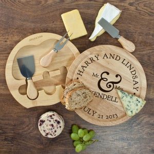 personalised-mr-and-mrs-classic-cheese-board-set-gifts-free-shipping-personalised mr and mrs classic cheese board set-super gift online