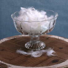 Load image into Gallery viewer, Romantic feather confetti bag perfect for Valentine’s Day setup